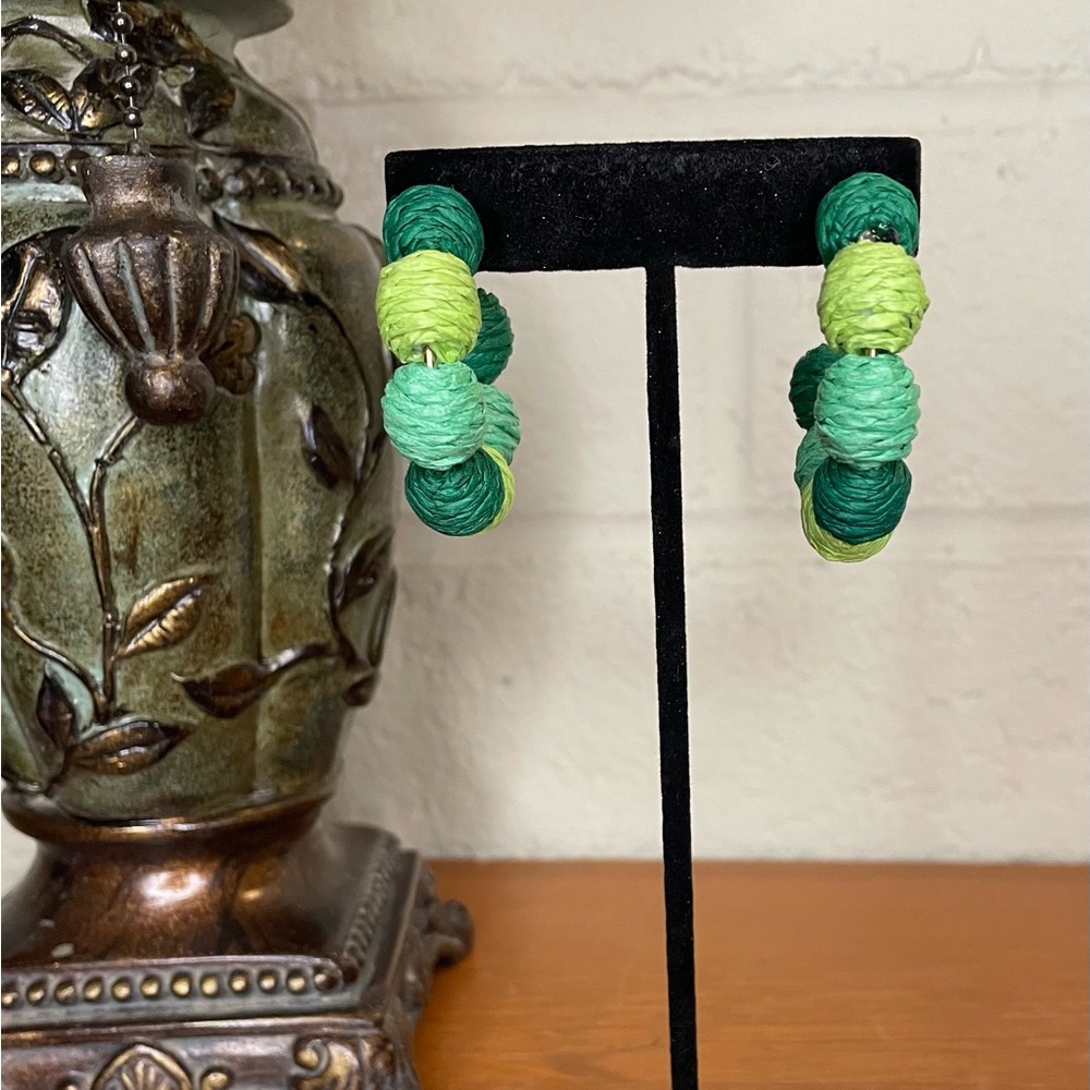 🆕 Boho Colorblock Raffia Wrapped Ball Hoop Earrings💚 - Picture 4 of 10